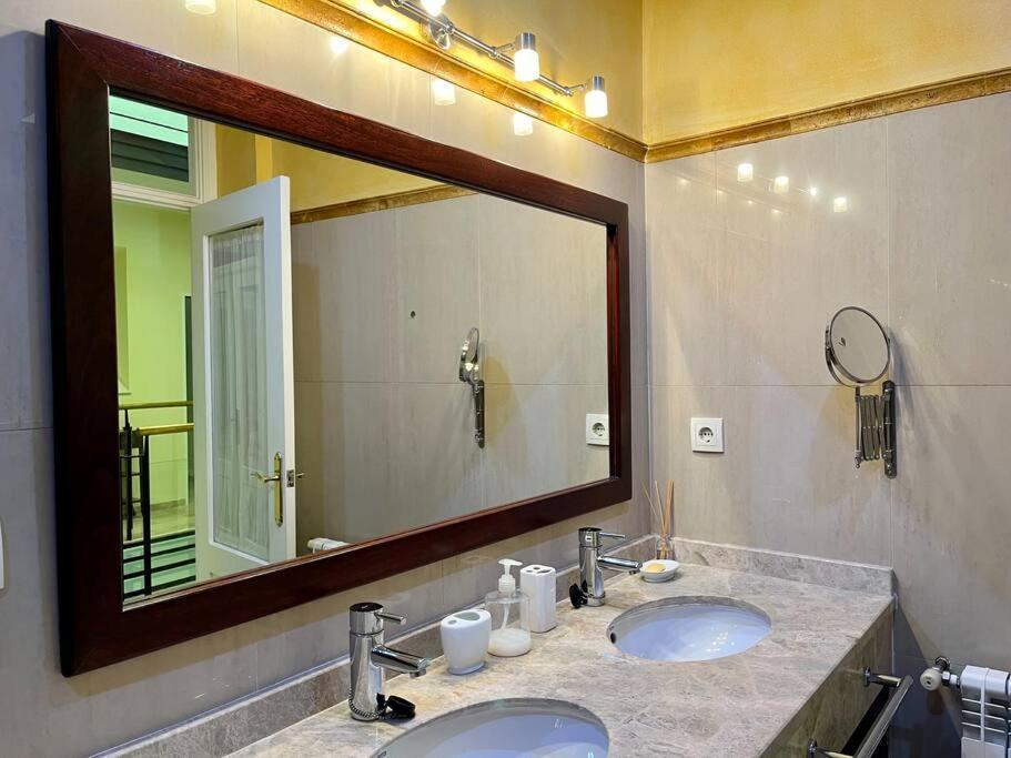 סביליה Apartamento Suite Alameda De Hercules מראה חיצוני תמונה